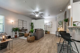 6160 Eckhert RoadUnit 1005 in San Antonio, TX - Building Photo - Building Photo