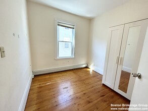 3 Folsom Ave, Unit 2 in Boston, MA - Building Photo - Building Photo