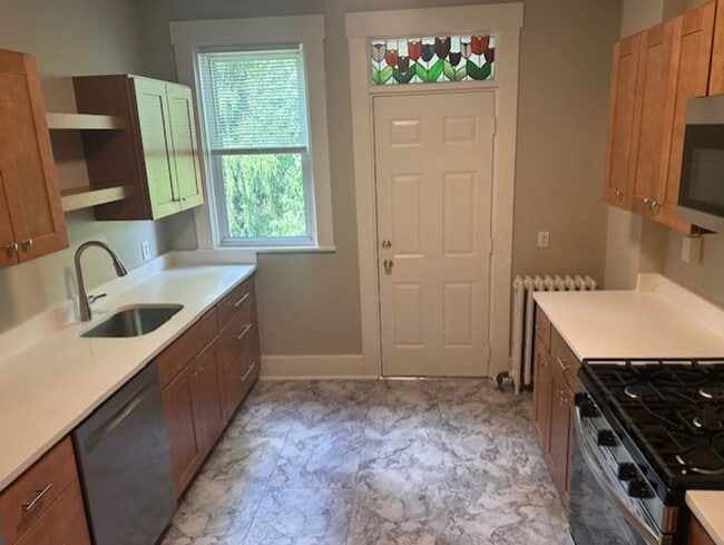 property at 1039 Mirror St