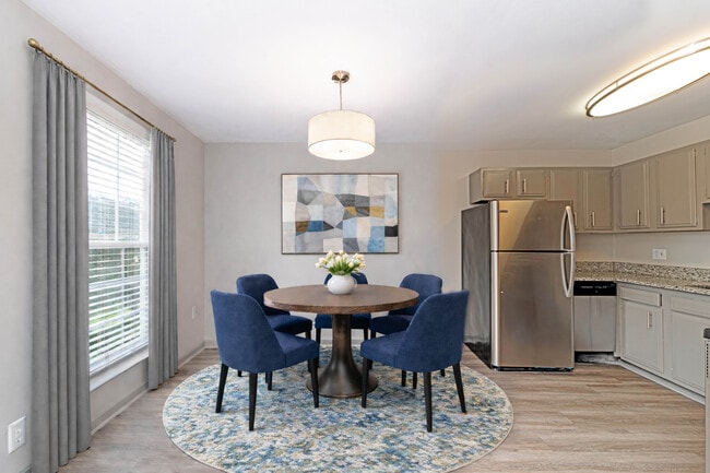 Kensington Columbia in Columbia, TN - Building Photo - Building Photo