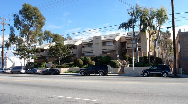 Lankershim Arms in North Hollywood, CA - Foto de edificio - Building Photo