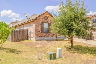 150 Rummel Dr in Kyle, TX - Building Photo - Building Photo