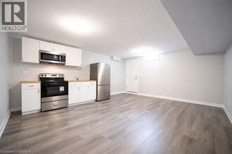 31 Mair Ave in Brantford, ON - Building Photo - Building Photo