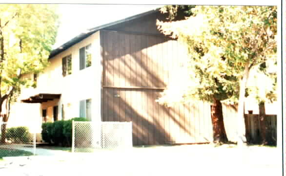 1175 Mesa Dr in San Jose, CA - Foto de edificio - Building Photo