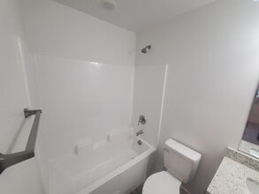 5860 W 41st Ave in Kennewick, WA - Building Photo - Building Photo