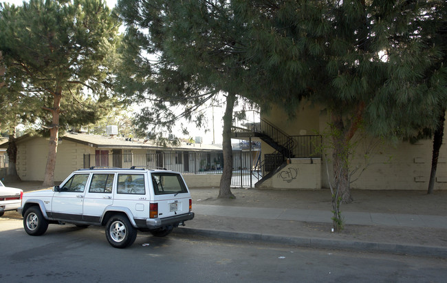 140 N Yosemite Ave in Fresno, CA - Building Photo - Building Photo