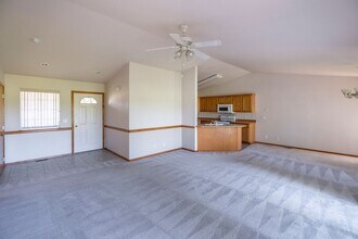 645 E Bogie Dr in Post Falls, ID - Building Photo - Building Photo