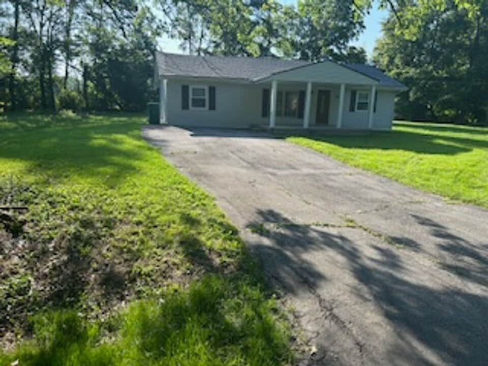 6901 Kentucky Ave in Louisville, KY - Building Photo