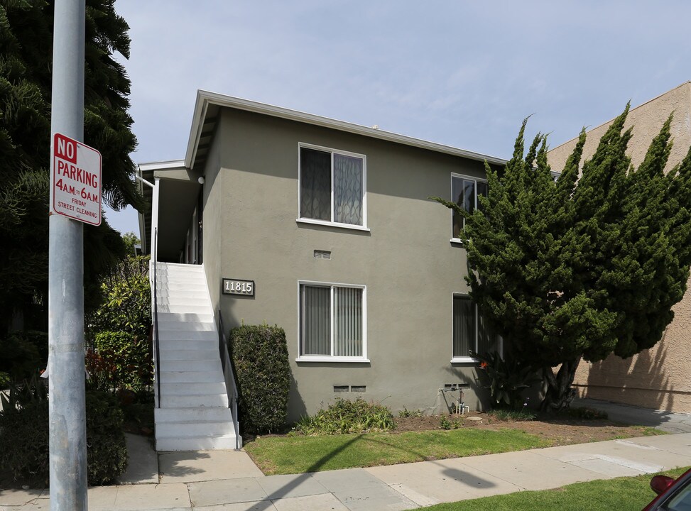11815 W Washington Blvd in Los Angeles, CA - Foto de edificio