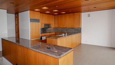 711 Armada Terrace in San Diego, CA - Building Photo - Building Photo