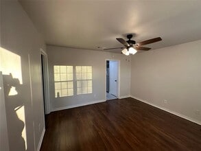 2322 Meadow Ln in Mesquite, TX - Building Photo - Building Photo