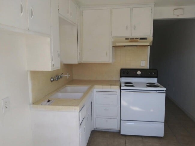 523 31st St in Bakersfield, CA - Building Photo - Building Photo