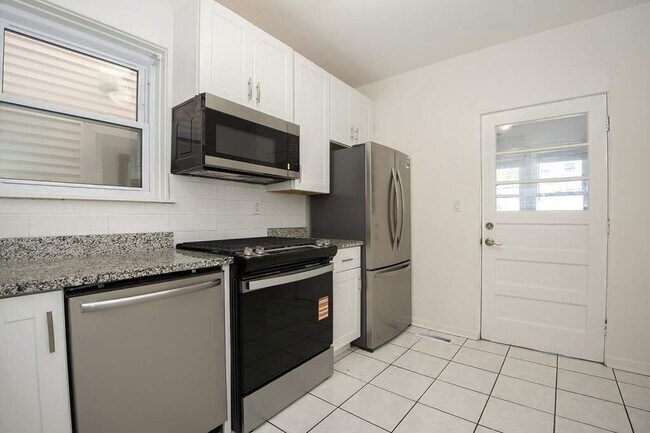 3834 N Hermitage Ave, Unit 1 in Chicago, IL - Building Photo - Building Photo