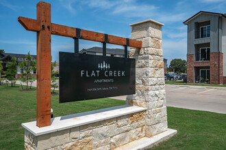 Flat Creek Apartments in Athens, TX - Foto de edificio - Building Photo