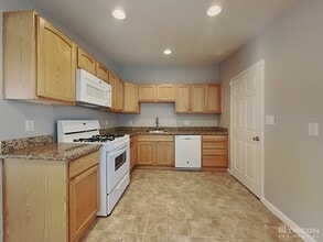 55 William Way in Pittsburg, CA - Building Photo - Building Photo