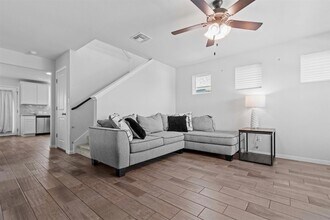 161 Rustic Glen Dr in San Marcos, TX - Building Photo - Building Photo