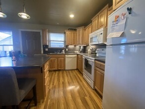 208 McCullough St in Norman, OK - Building Photo - Building Photo