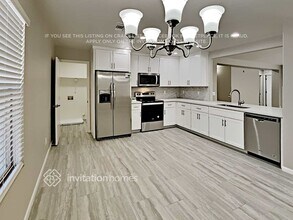 8529 E Lakeview Ave in Mesa, AZ - Building Photo - Building Photo