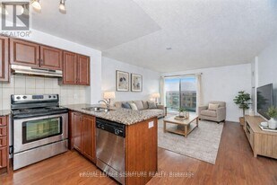 60 Fairfax Crescent in Toronto, ON - Building Photo