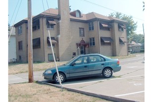 2621 N Harrison St Apartments