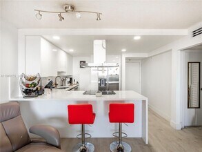 1825 W 44th Pl in Hialeah, FL - Building Photo - Building Photo