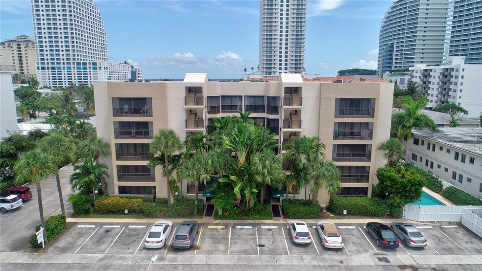 520 Orton Ave, Unit 204 in Fort Lauderdale, FL - Building Photo