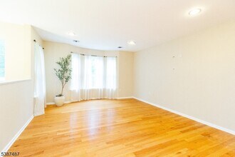 127 Forest Dr in Piscataway, NJ - Building Photo - Building Photo