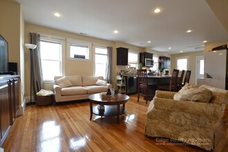 40 Glencoe St, Unit 2 in Boston, MA - Foto de edificio - Building Photo