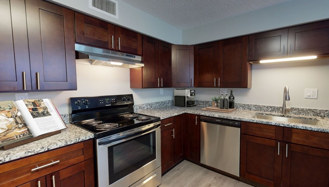 Element at Valley West in West Des Moines, IA - Building Photo