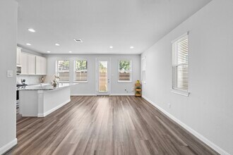 9913 Brickhouse Dr in Houston, TX - Building Photo - Building Photo