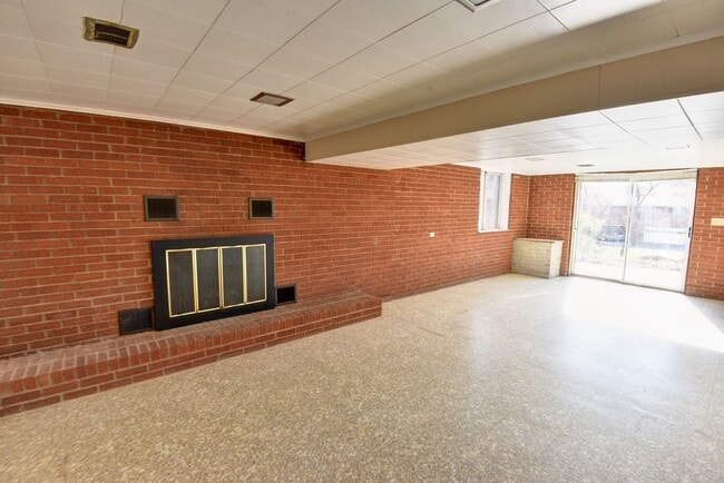 1115 Brookside Dr in Greensburg, PA - Building Photo - Building Photo