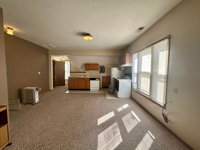 437 W Jackson St in Marshfield, MO - Building Photo - Building Photo