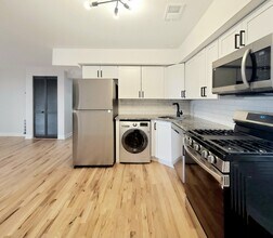 1112 W 18th St in Chicago, IL - Building Photo - Building Photo