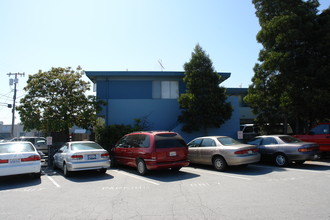 Wheeler Plaza in San Carlos, CA - Building Photo - Building Photo