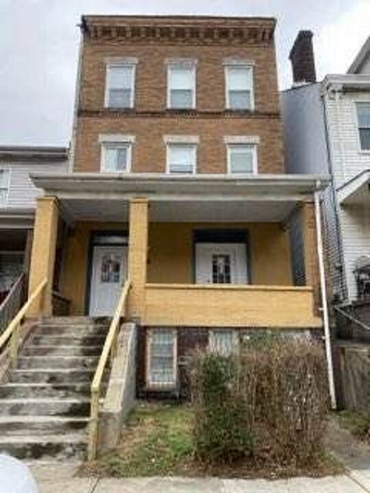 317 Meyran Ave, Unit #2 in Pittsburgh, PA - Foto de edificio