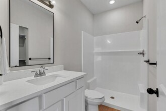 2102 Plaza Ct in Haysville, KS - Building Photo - Building Photo