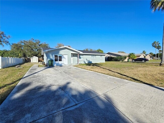 1621 17th St E in Bradenton, FL - Building Photo - Building Photo