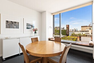 505 Greenwich St, Unit 10B in New York, NY - Building Photo - Building Photo