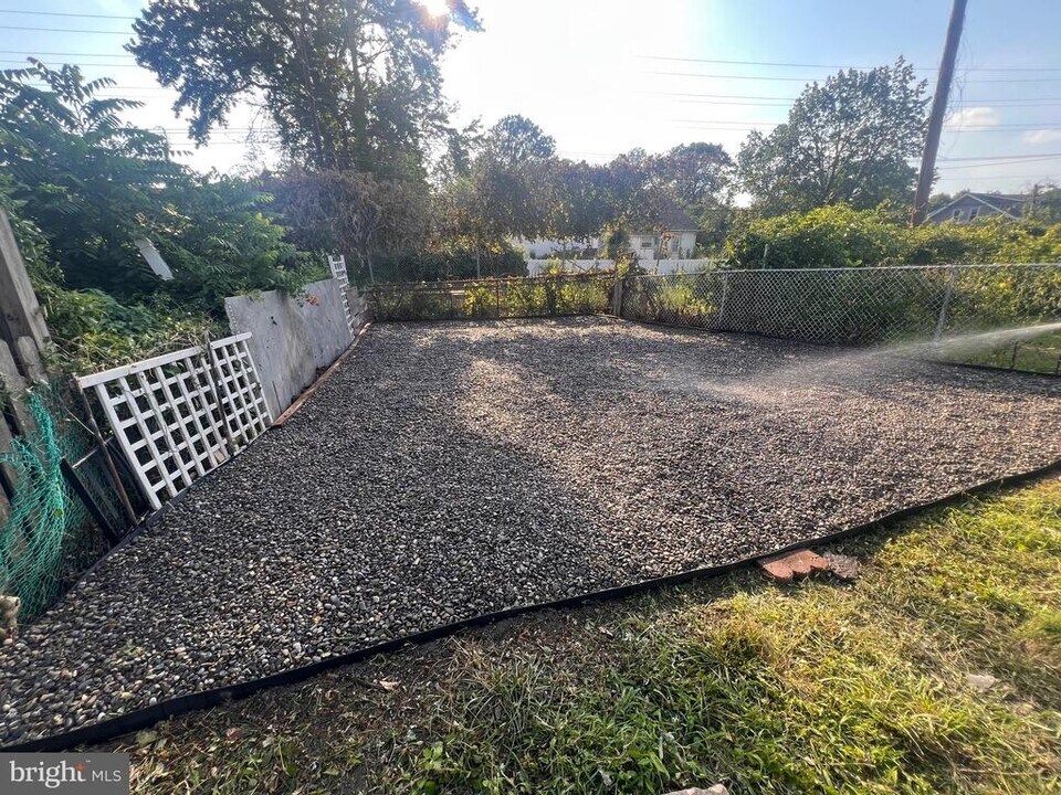 222 Glenwood Ave in Cherry Hill, NJ - Building Photo