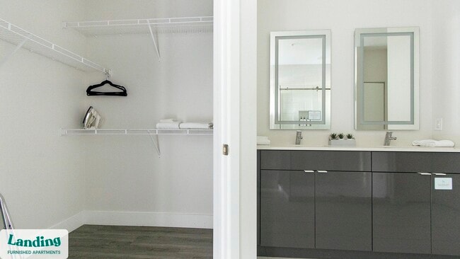 4950 W Prescott St in Tampa, FL - Foto de edificio - Building Photo