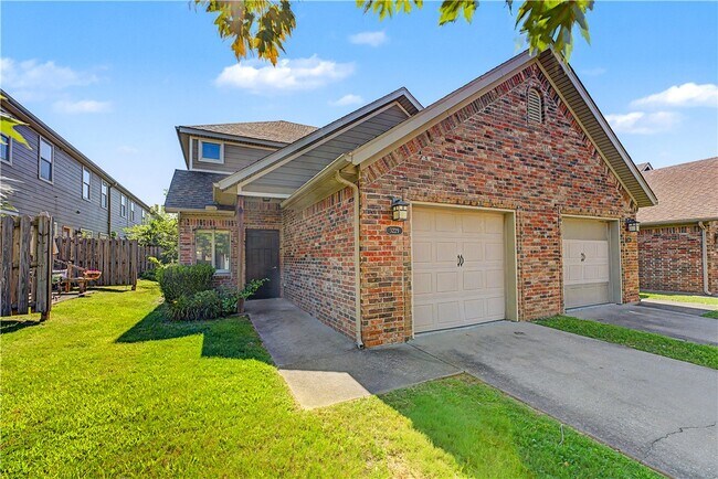 property at 3229 W Montrail Pl