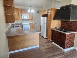 160 Sheryl Dr in San Bruno, CA - Building Photo - Building Photo