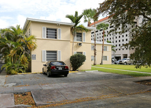 105-109 Calabria Ave in Coral Gables, FL - Building Photo - Building Photo