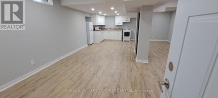 14 Hillman Dr in Ajax, ON - Building Photo - Building Photo