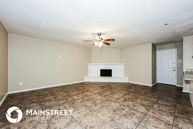 3240 Chalmette Ct in Forest Hill, TX - Building Photo - Building Photo