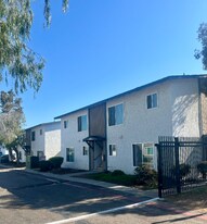 2330 Grove Ave in San Diego, CA - Building Photo