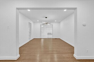 3050 Chestnut St NW in Washington, DC - Building Photo - Building Photo