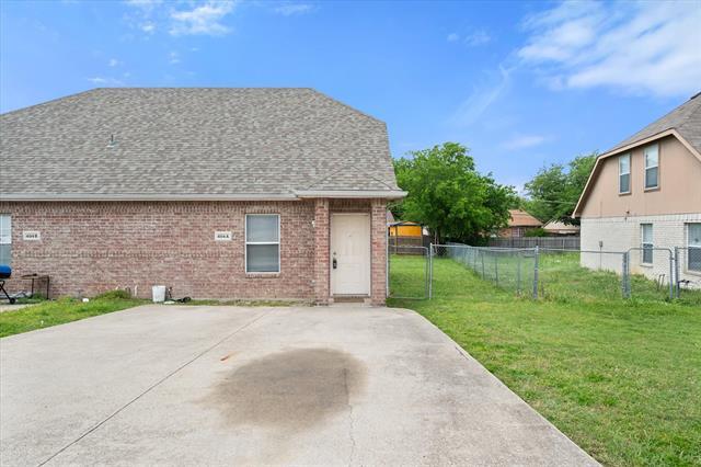 404 Kings Way Dr in Mansfield, TX - Foto de edificio - Building Photo