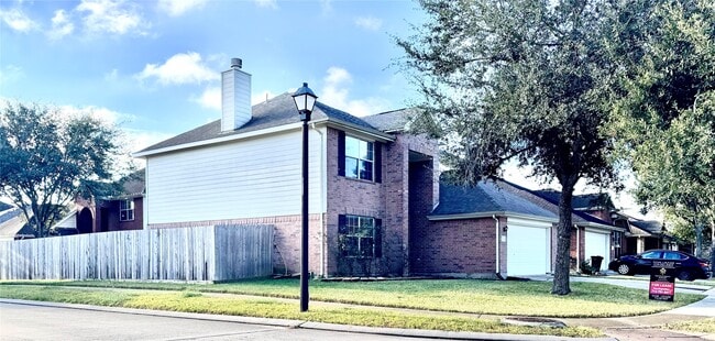 10630 Acacia Forest tr in Houston, TX - Foto de edificio - Building Photo