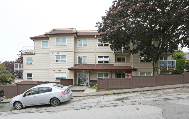 Lu'Ma Housing (Kitchener St) in Vancouver, BC - Building Photo - Building Photo